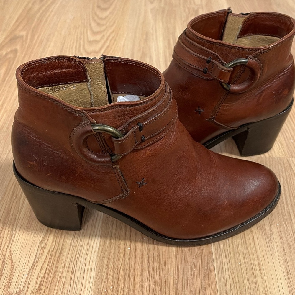 Frye Leather boots 5.5
